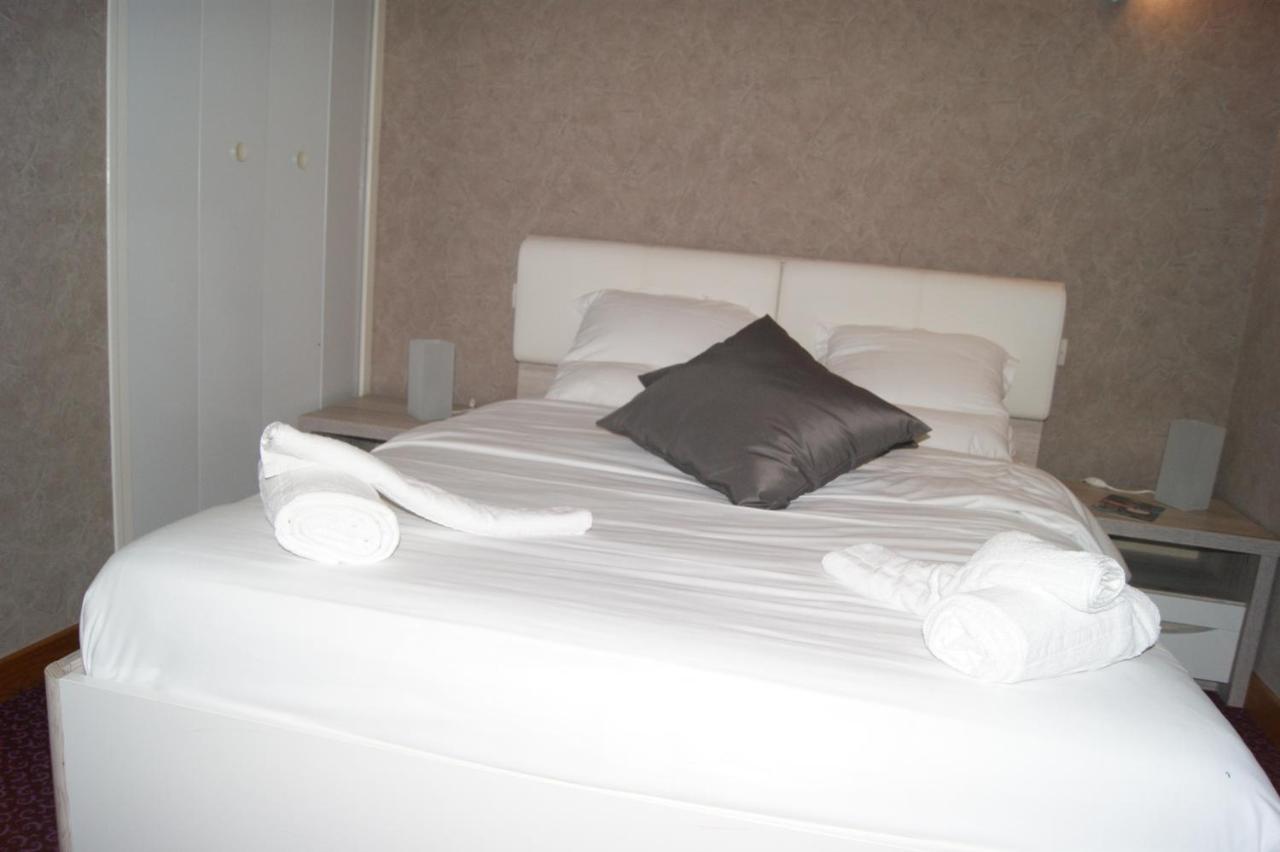 Relais Du Prieure Hotel Le Magny  Екстериор снимка